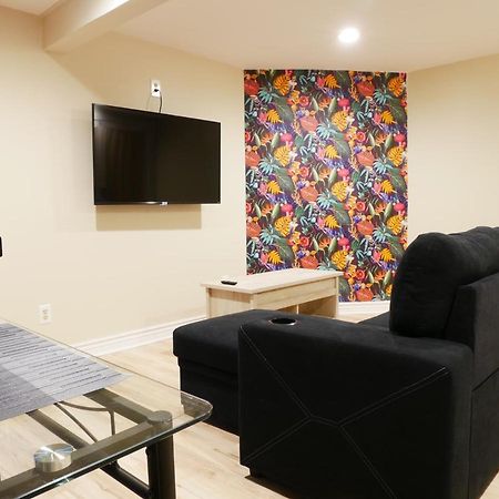 Appartamento Private Basement, Bath, Living Area In Morrison Esterno foto