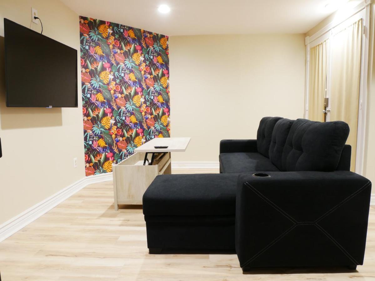 Appartamento Private Basement, Bath, Living Area In Morrison Esterno foto