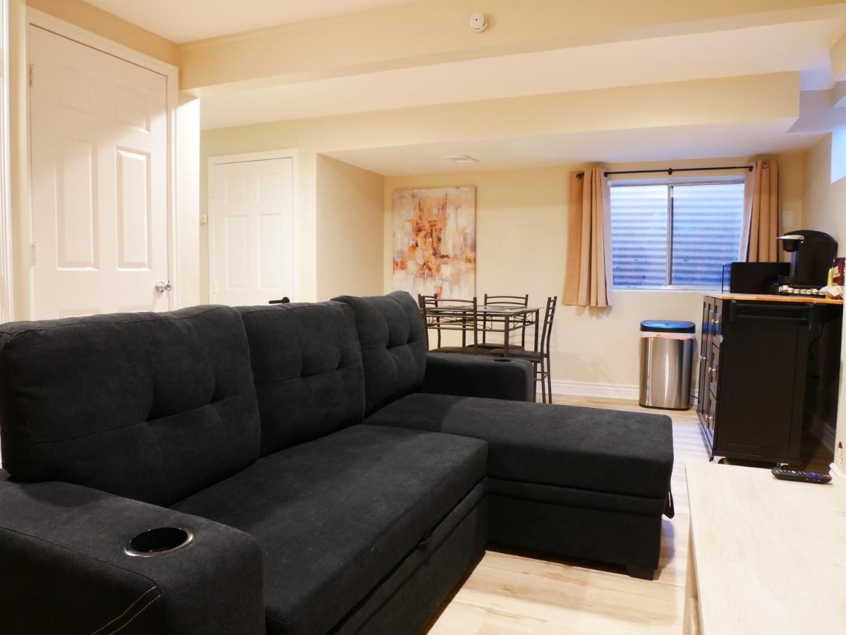 Appartamento Private Basement, Bath, Living Area In Morrison Esterno foto